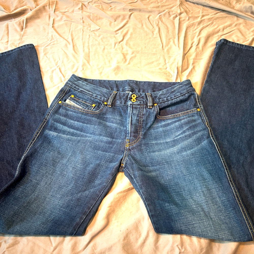 Diesel Industries Button Fly Mid Rise EUC Size 29 Boot Cut Denim Jeans